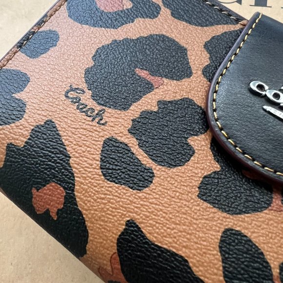 Phone Wallet With Leopard Print And Signature Canvas Interior coach cc869 - Picture 6 of 8